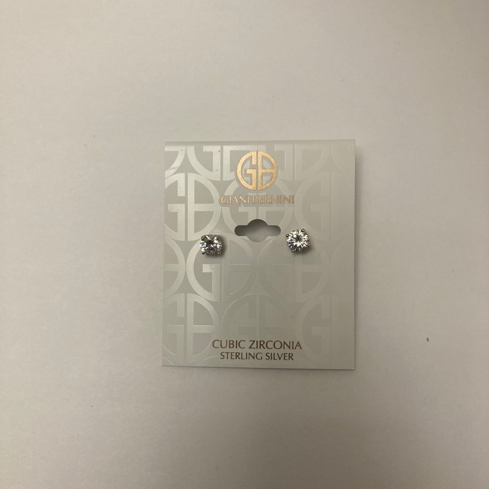 Earring - Picture 4 of 6